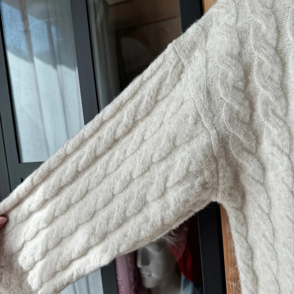 H&M wool chunky cableknit cardigan sweater beige oatmeal vneck button down - Picture 6 of 8